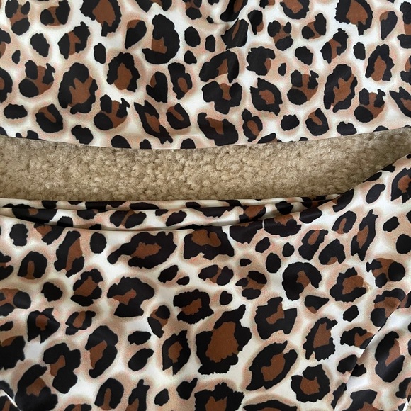 Two piece cheetah print bikini 🐾 - Picture 3 of 3